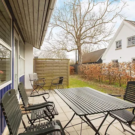 4 Person In Vaeggerlose Feriehus