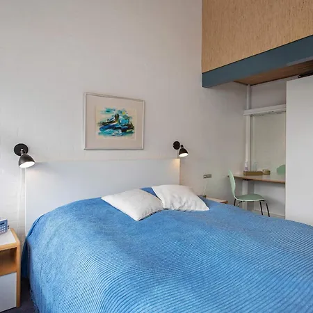 4 Person In Vaeggerlose Bøtø By