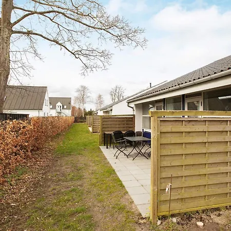 4 Person In Vaeggerlose Feriehus Bøtø By